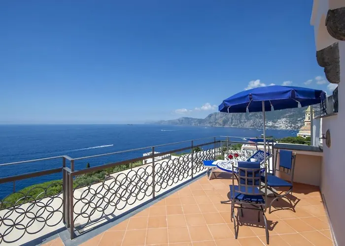 Torretta And Pool And Lift